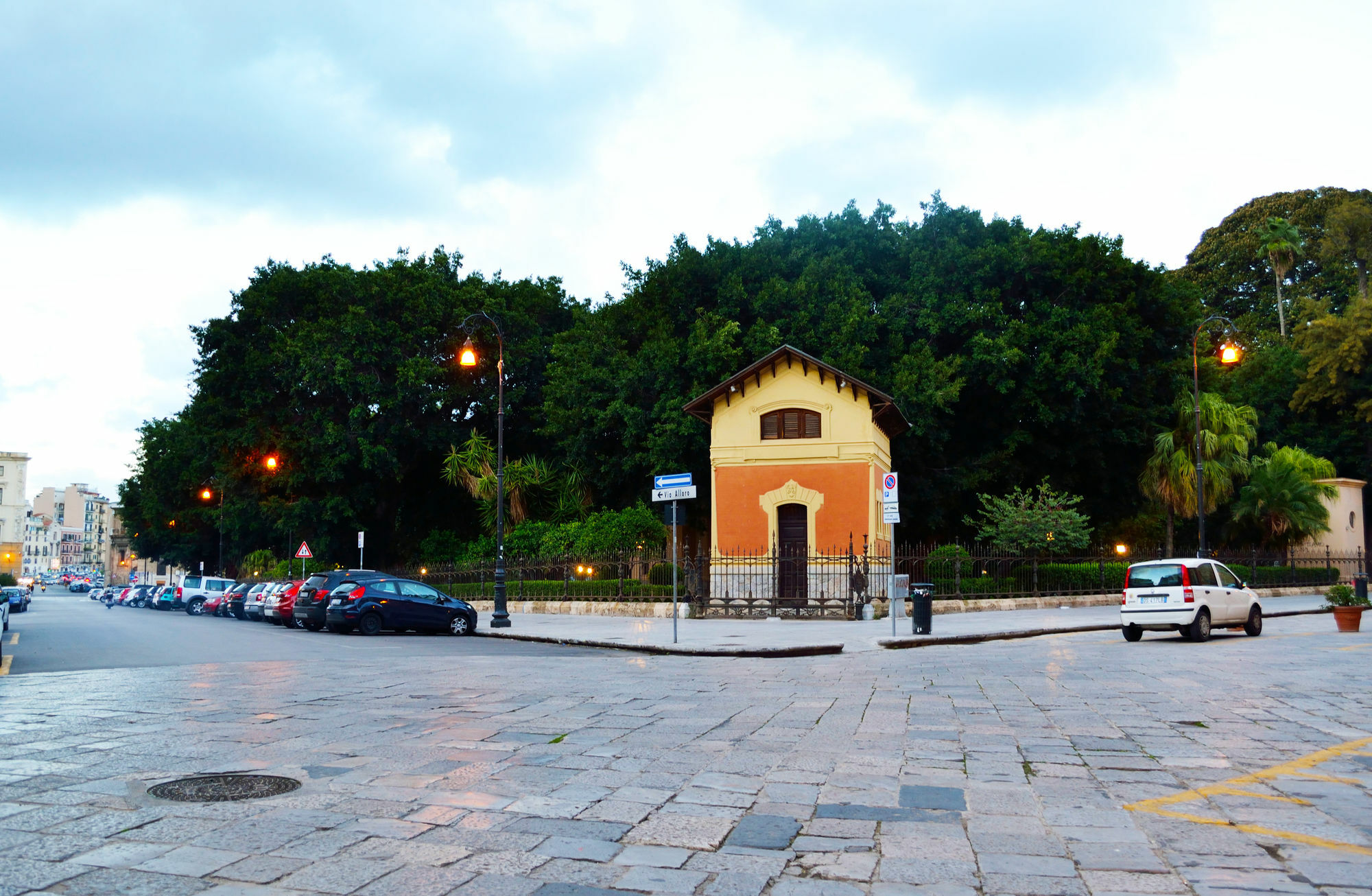 Piazza Marina Acomodação com café da manhã Palermo Exterior foto